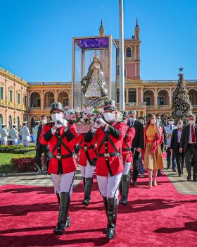 Arzobispo baja línea en Palacio de Gobierno